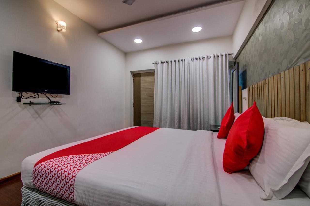 Oyo Hotel 55 Lawsons Bay Jalāripeta 외부 사진