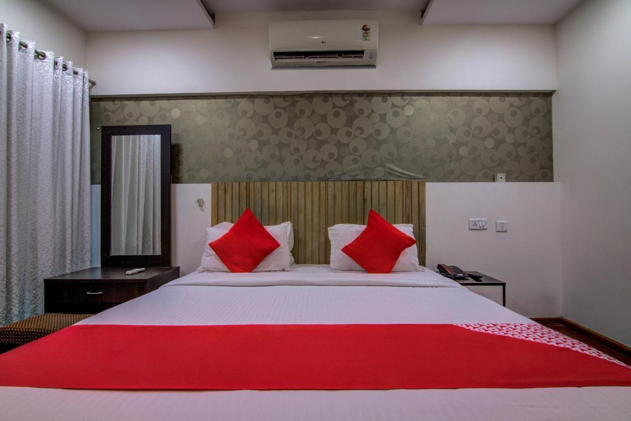 Oyo Hotel 55 Lawsons Bay Jalāripeta 외부 사진
